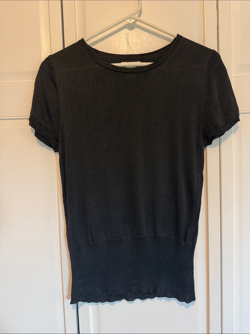 Fitted Short-Sleeve Black Knit Tee